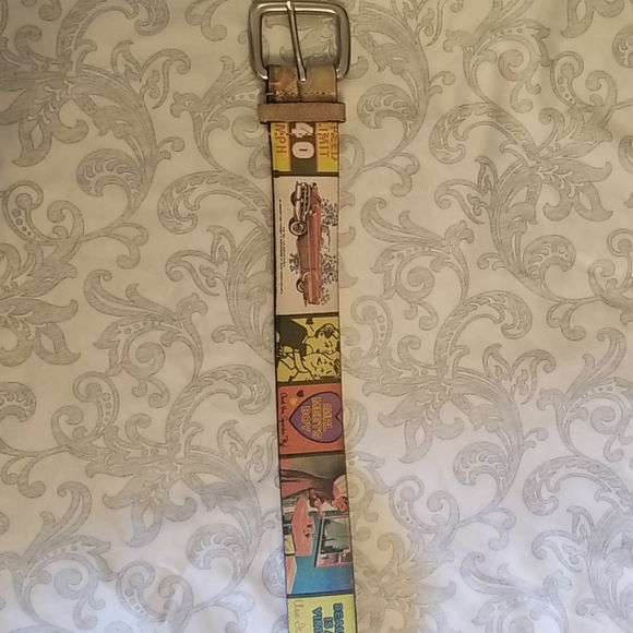 Assorted Belts Michael Kors, Fossil, Guess - Picture 12 of 13